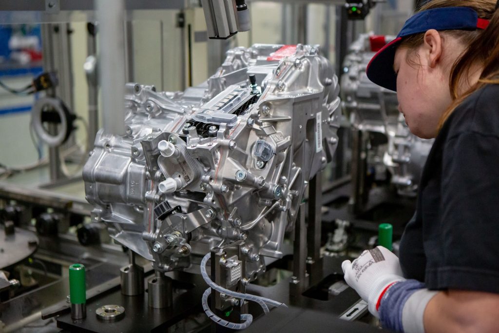 Toyota 5. Jenerasyon Hibrit Teknolojisini Avrupa’da Üretmeye Başlıyor